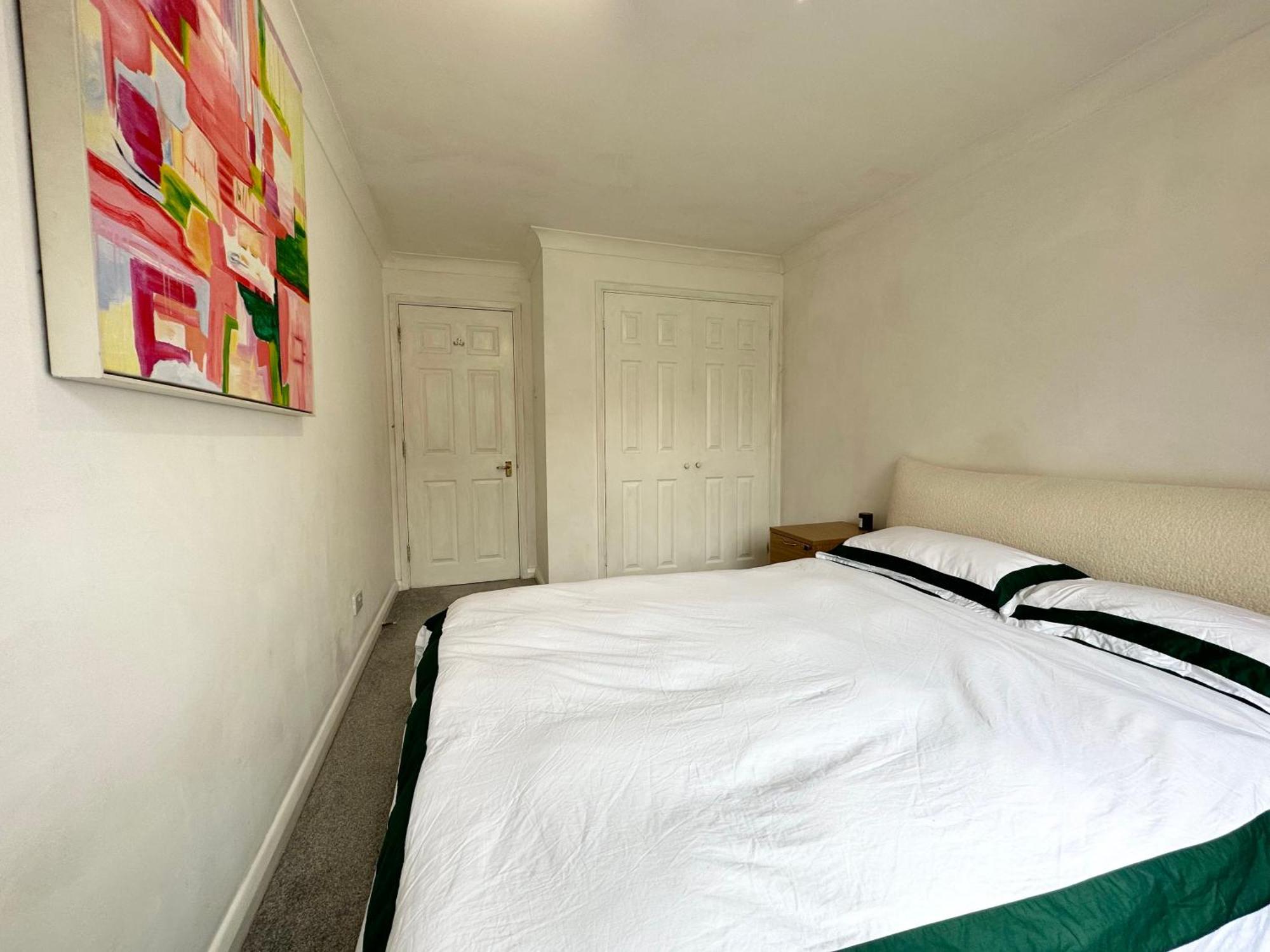 Spacious Quiet Stylish Entire Flat Apartamento