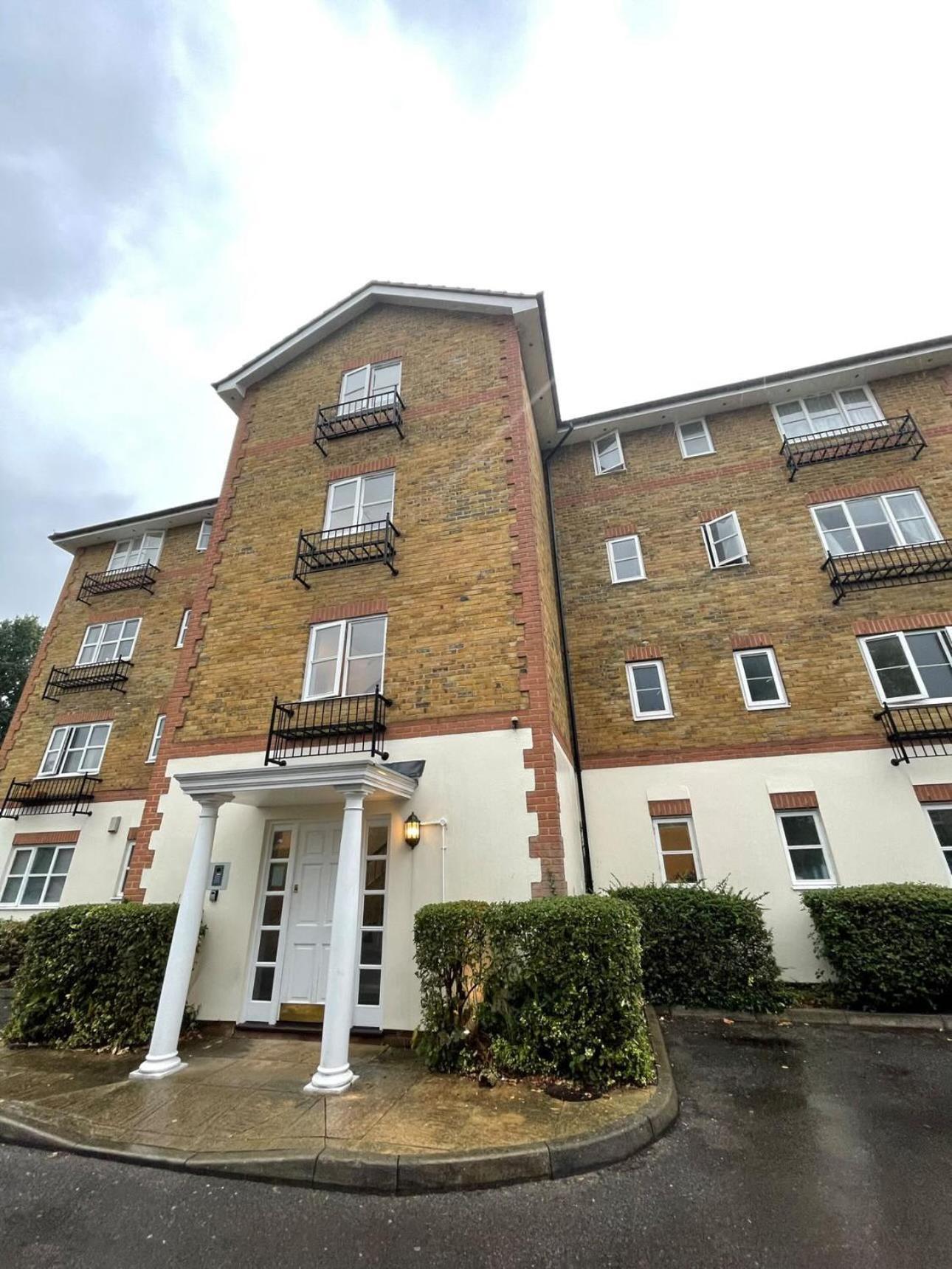Spacious Quiet Stylish Entire Flat Apartamento *